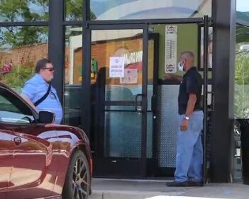 美国佐治亚州亚特兰大市长因发布“口罩令” 被起诉