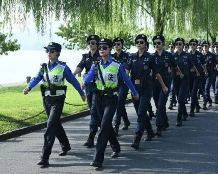 杭州西湖女子巡逻队中秋国庆假期首日巡逻“双西