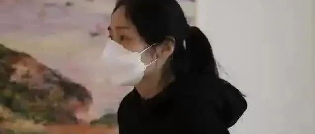 她在绝望中，接到了中国大使馆的电话……