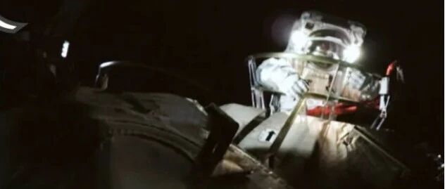 “太空漫步”，又来了！