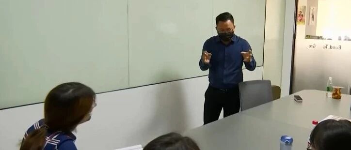 13个岗位抢一个人！这个行业“火了”！