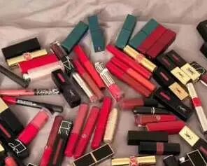 戴口罩还涂口红吗？美媒：“口红指数”或因此消亡