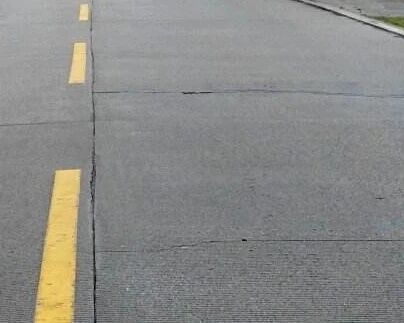 南宁一辆大客车与重型半挂牵引车发生碰撞，造成5死5伤