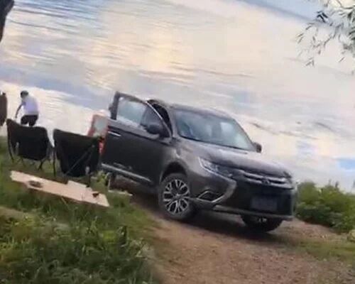 自驾游客在云南大理洱海边洗车，被罚2000元