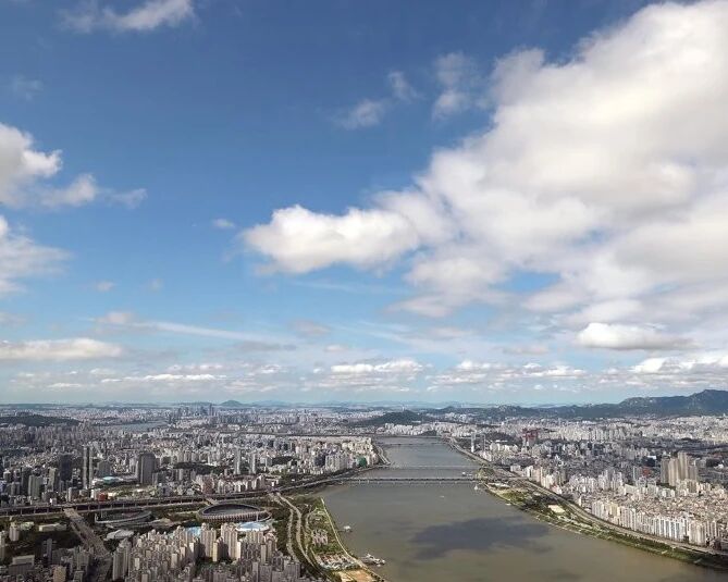 韩国首都圈人口将首超全国人口半数