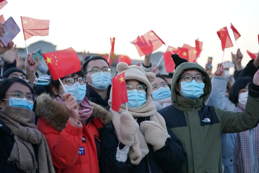 燃爆了!这就是今天早上的天安门广场!-微信头条网 燃爆了!这就是今天早上的天安门广场!