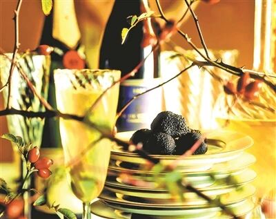 法国松露、猪拱菌和印度块菌的过往史 是什么造就了松露的神话？