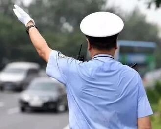 吊销驾照10年不得重新考取！北京交警查获今年首起营运司机醉驾