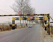 一县农村公路设34处限高杆 限高设卡缘何久治不绝