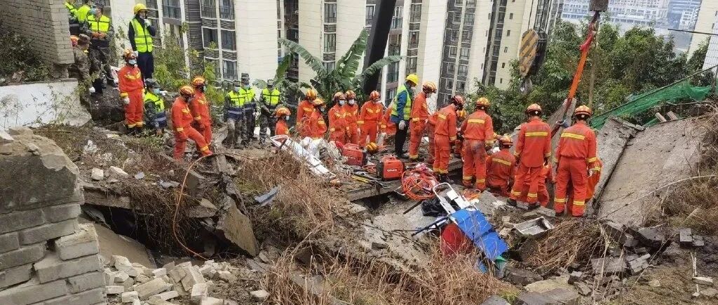 重庆武隆一食堂发生垮塌，正在救援！