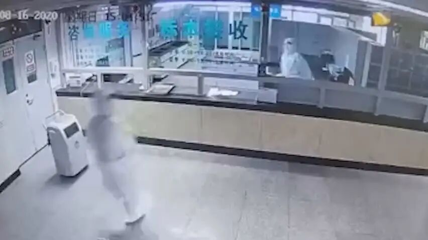 最可爱的人！看到核酸样本减少医护开心到跳舞