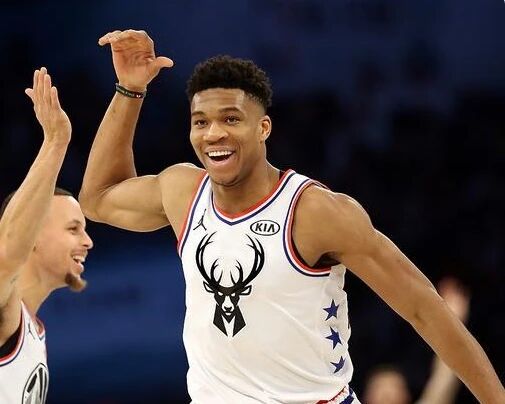 NBA最大合同诞生，雄鹿2.282亿美元续约阿德托昆博