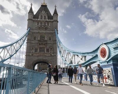 多地感染、住院人数攀升 英国濒临二度全国“封城”？