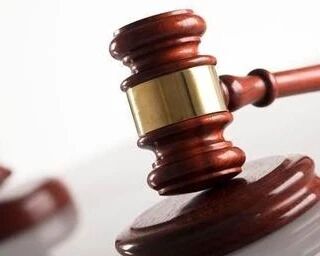 乘客酒后跳车受重伤司机被控犯罪，法院判决：无罪！