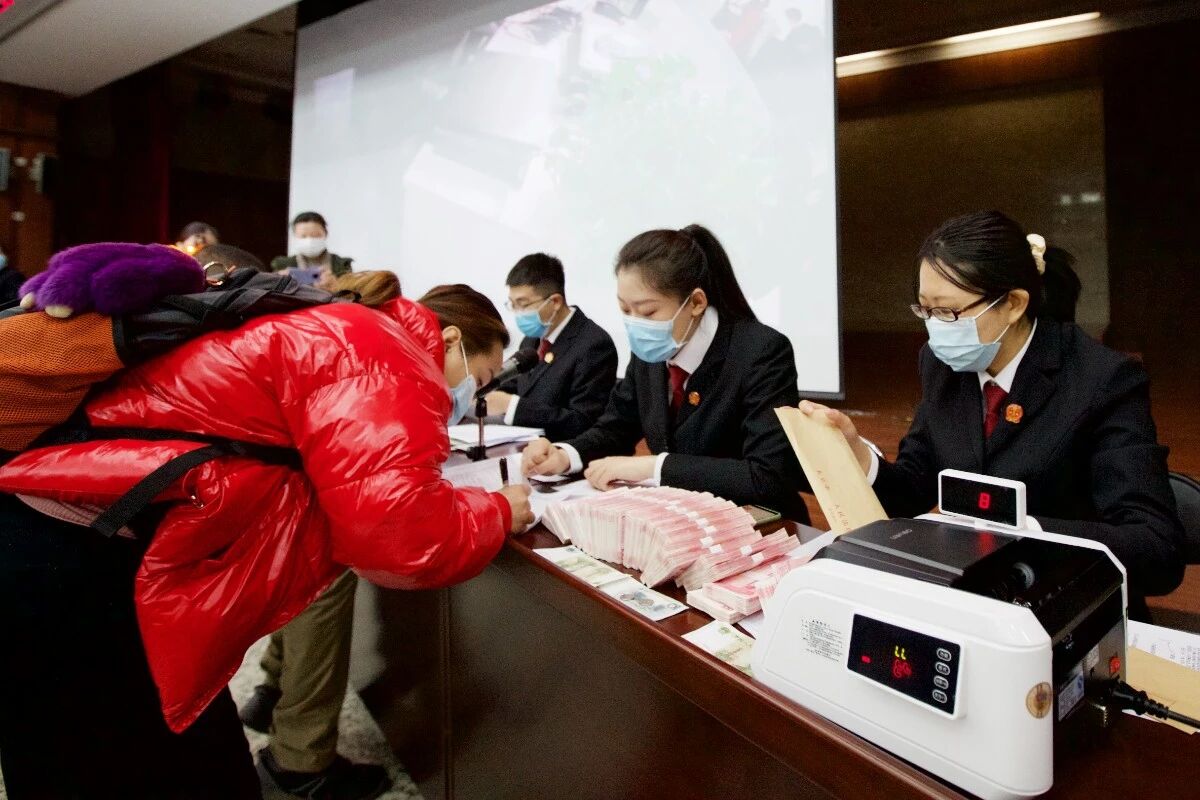 被执行人“玩失踪”，法官通过一个网购收货地址找到了他