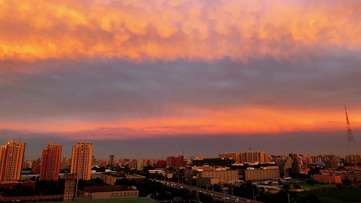 彩虹高挂，京城的这个傍晚好美！