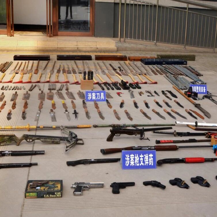 与民警持枪对射、逼人剁手指，这个“黑老大”判了！