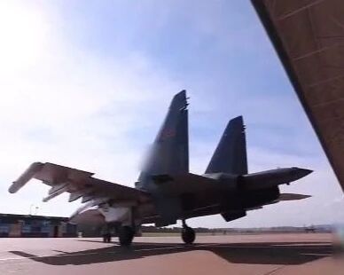 连飞十小时！我国空军某部歼击机创单次飞行时长新纪录
