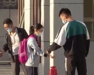 专家：防范秋冬季疫情 接种“社会疫苗”很重要