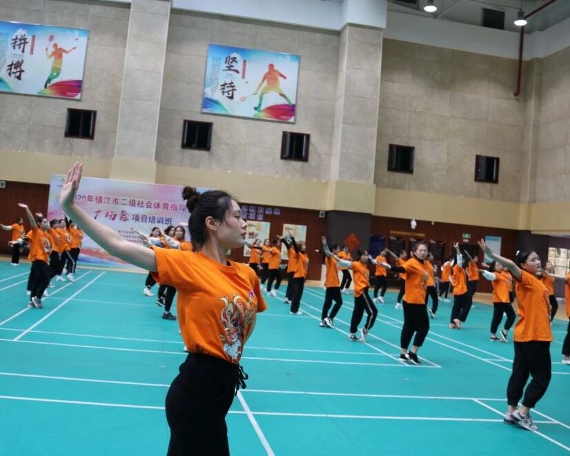 高校开广场舞技能培训班，选课系统开放后名额被抢光