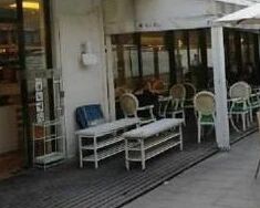 国家发改委：有序恢复酒吧等经营，放宽临时外摆限制