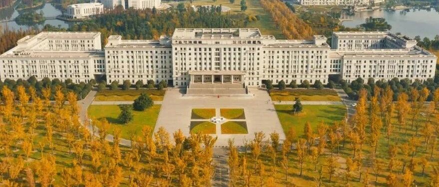 电子科技大学，生日快乐！