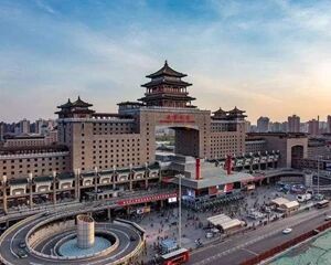 北京今迎返程最高峰，五大火车站超50万旅客返京