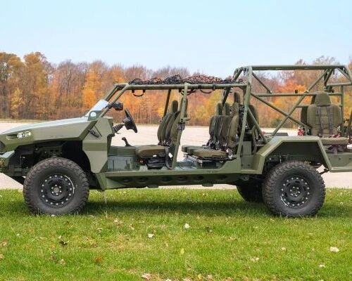 美国陆军接收首辆新型越野车 可由直升机运送灵活部署