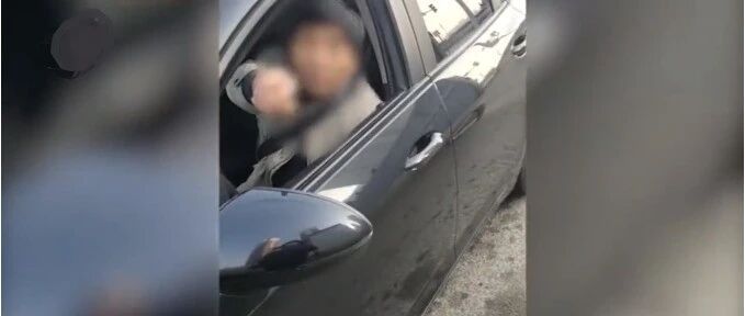 为什么有些人总想当领导家的“亲属”