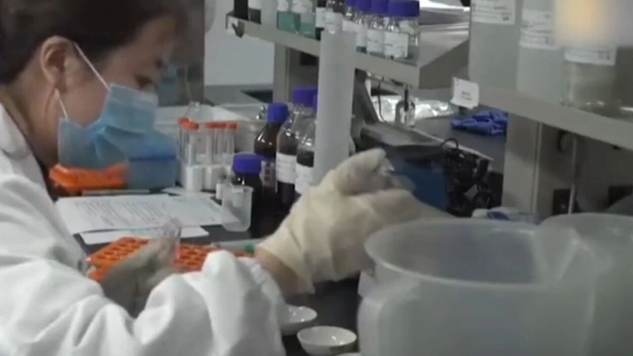 被问中国能否先研发出疫苗？福奇：这不是一场需要赢的比赛