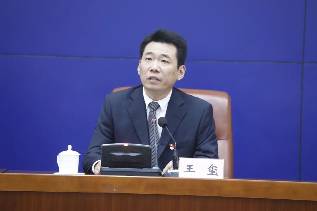 感谢郜局长的介绍,下面有请共青团济南市委副书记王玺介绍有关情况.