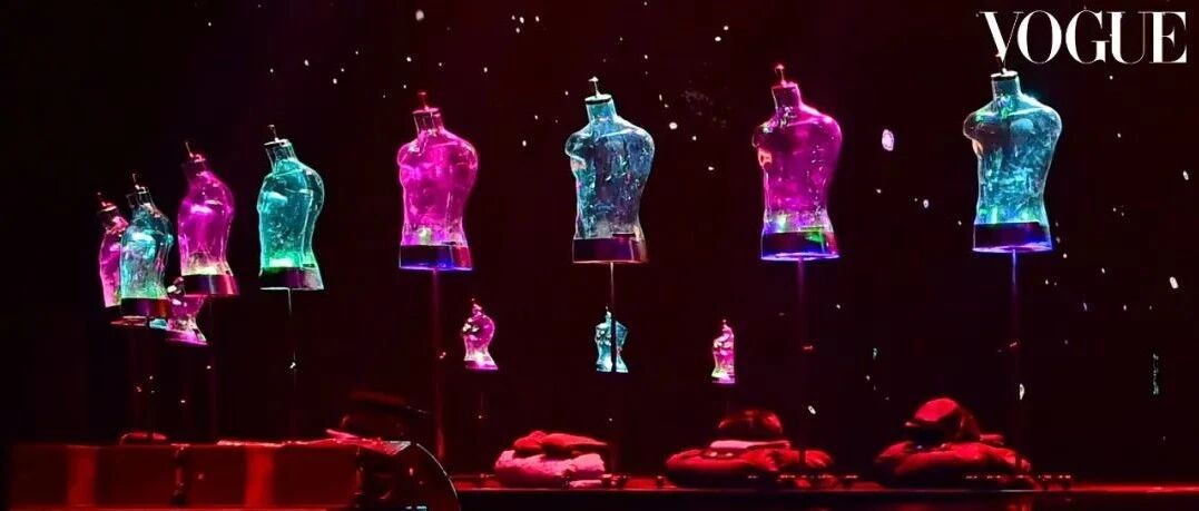 专注与浪漫：在一场舞台剧与波司登穿梭半个世纪时空