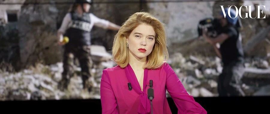 看了这个女人 才知道冬天穿粉色能这么美