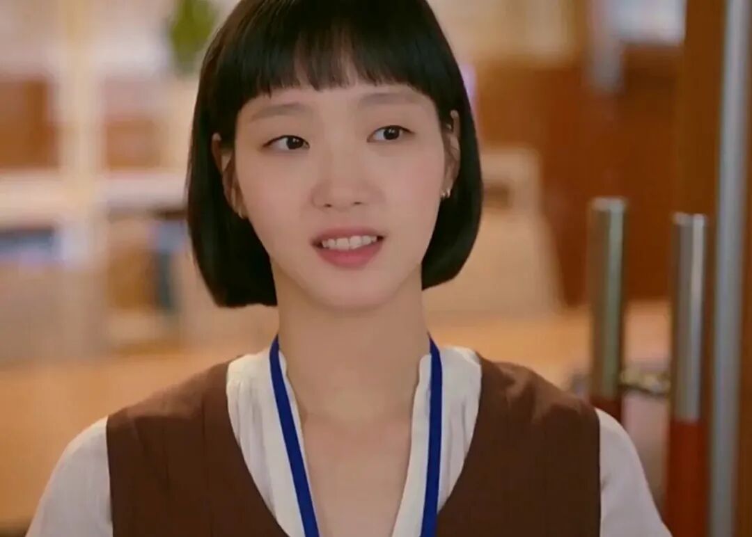 最萌韩剧《柔美的细胞君》,普通女孩金高银是怎么穿出氛围感的?_友友