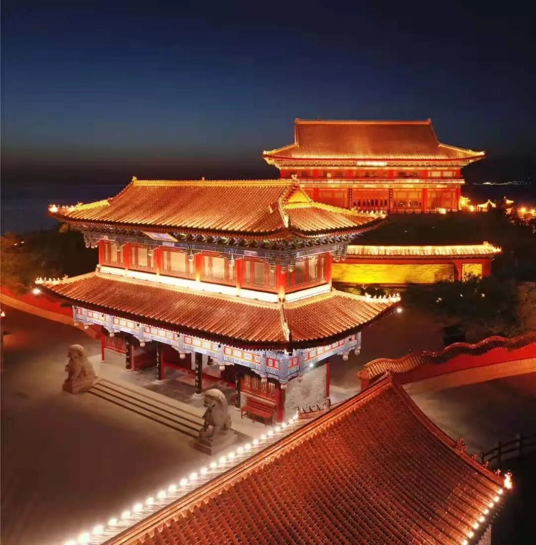 蓬莱夜色流光溢彩感叹仙境在人间