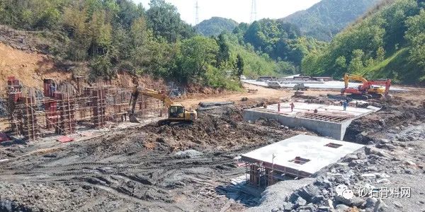 越早知道越好(玄武巖破碎哪種碎石機(jī)好)玄武巖破碎機(jī)多少錢,(圖3) 越早知道越好(玄武巖破碎哪種碎石機(jī)好)玄武巖破碎機(jī)多少錢,(圖3)