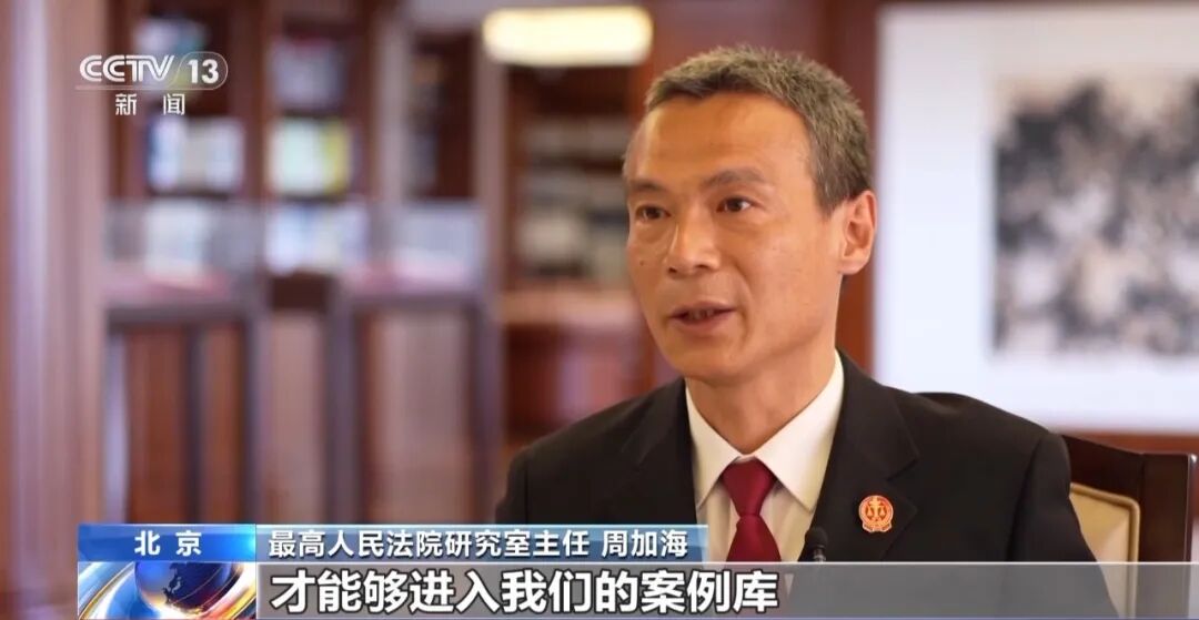 怎么使用暗区突围外挂教程