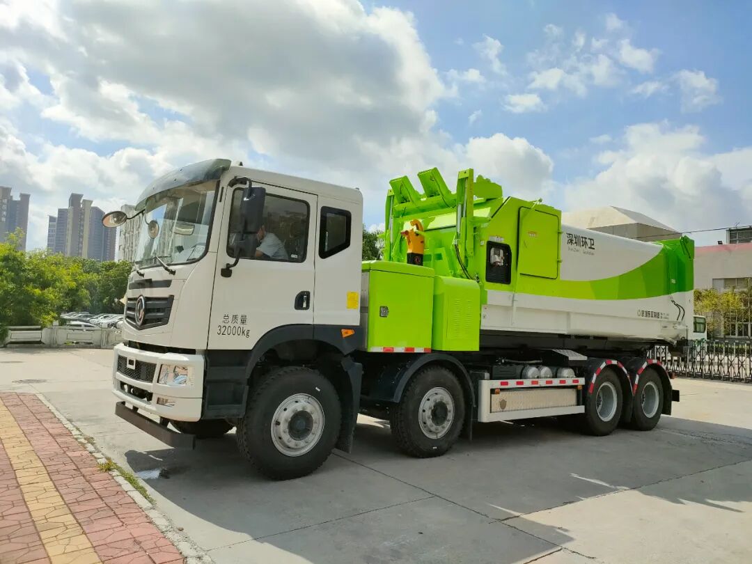 高效护航!深圳东风勾臂车助力城市高质量发展!