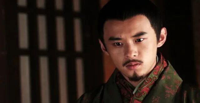 后来,晁错又被朝廷派遣,去跟随儒学大家伏生学习《尚书》,接受儒家