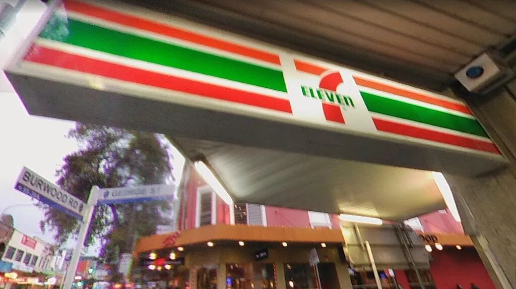Burwood 7-11发生持刀伤人案！留学生阻止teenager行窃被捅，重伤送医（图） - 2