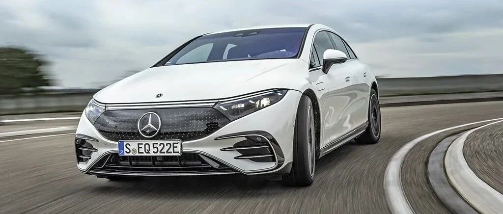 【德味】意式咖啡加奶油：奔驰电动车的浪漫情怀