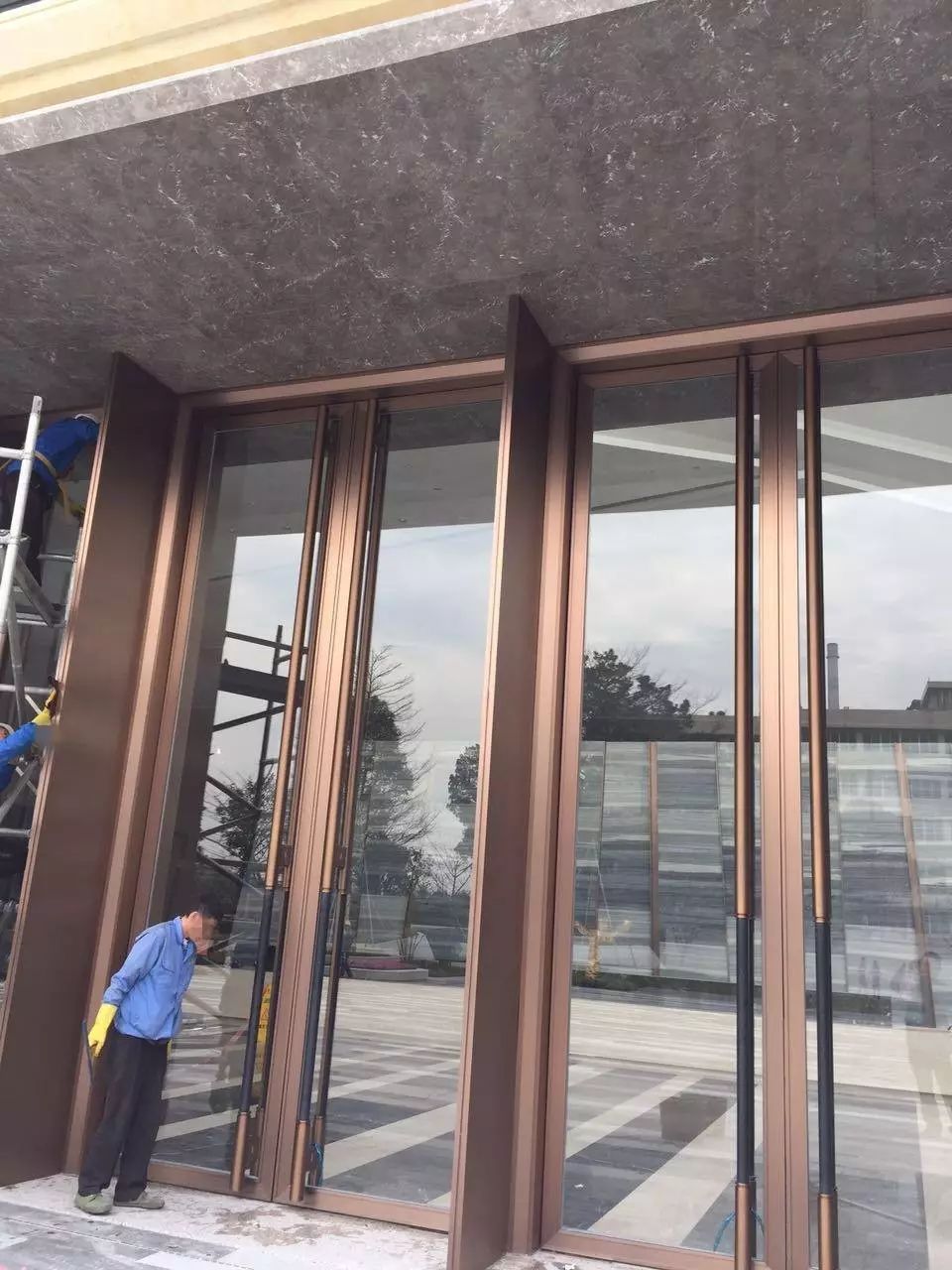 玫瑰金不锈钢玻璃门