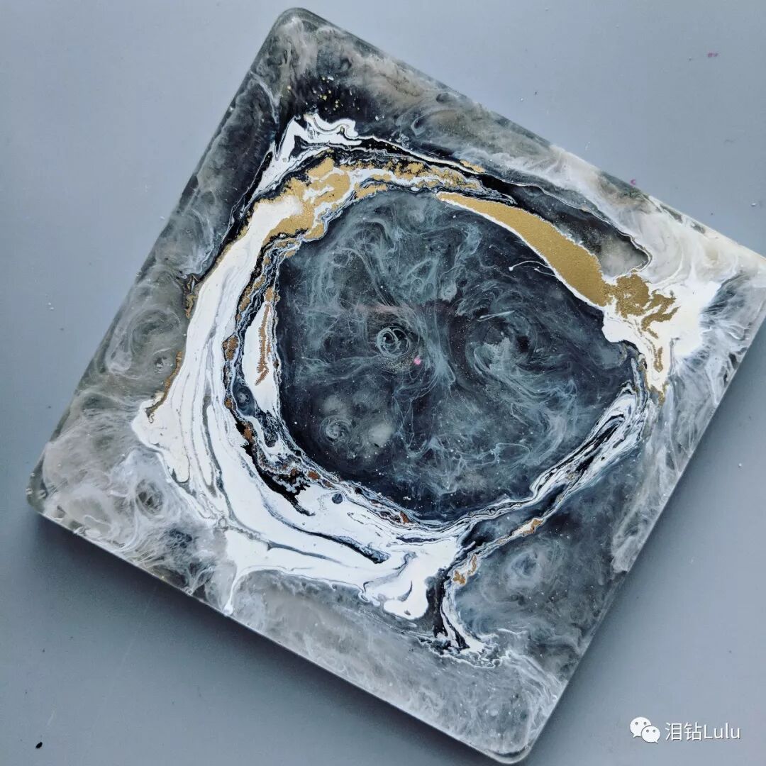 当画家爱上了做蜡烛这件事