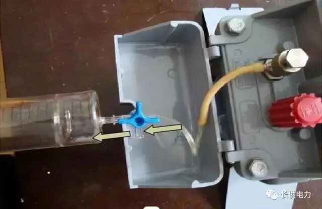 手把手教你主变本体瓦斯继电器取气方法，看这个就够了！的图12