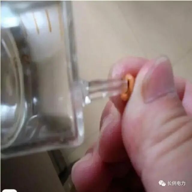 手把手教你主变本体瓦斯继电器取气方法，看这个就够了！的图17