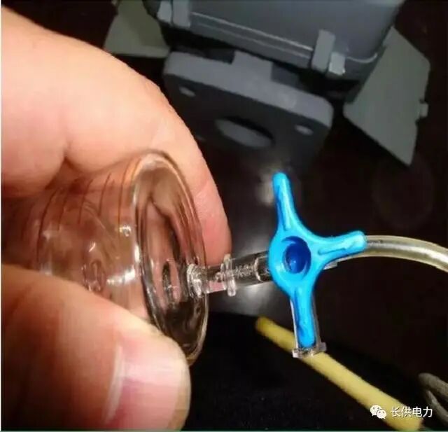 手把手教你主变本体瓦斯继电器取气方法，看这个就够了！的图16