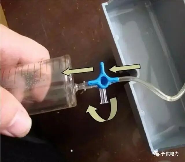 手把手教你主变本体瓦斯继电器取气方法，看这个就够了！的图10