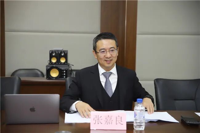 兼职副秘书长朱大勇结合王哲会长和张嘉良副会长的讲话,对青年律师