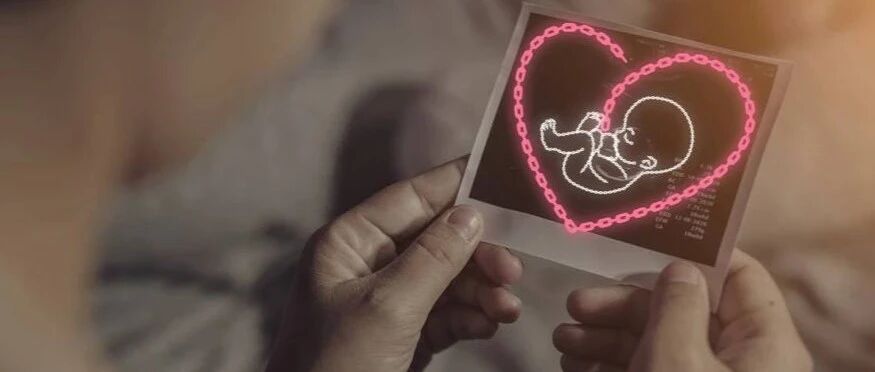 当孕妈熬夜的时候，胎宝宝在干嘛？