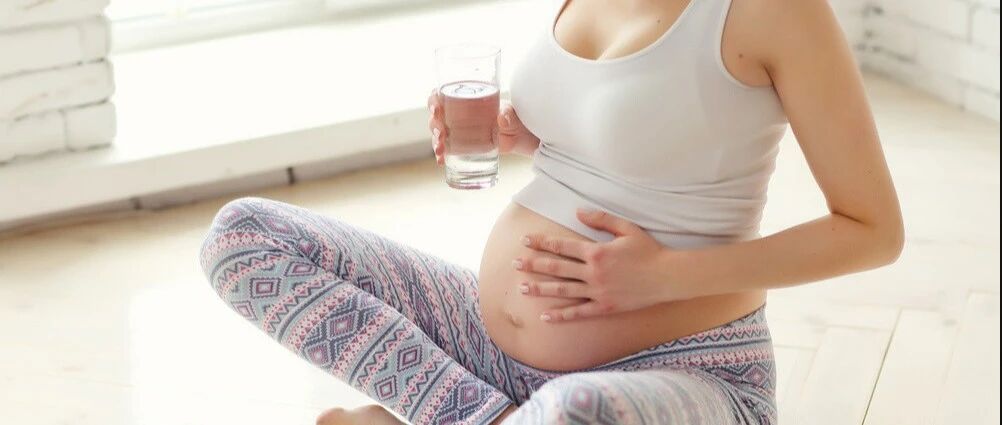 孕期喝水有讲究，这几种水可别喝！